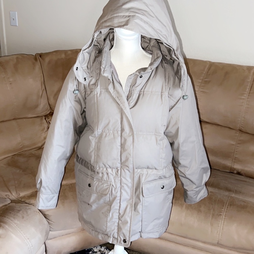 Eddie Bauer Women's Puffer Jacket - Light Gray